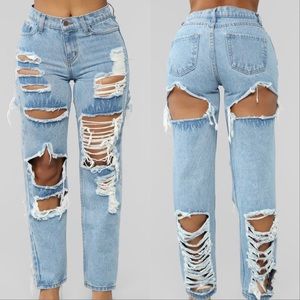 NWT Fashion Nova Distressed Boyfriend Jeans